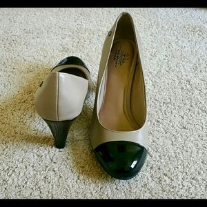 Size 10 Black and Tan life stride pumps